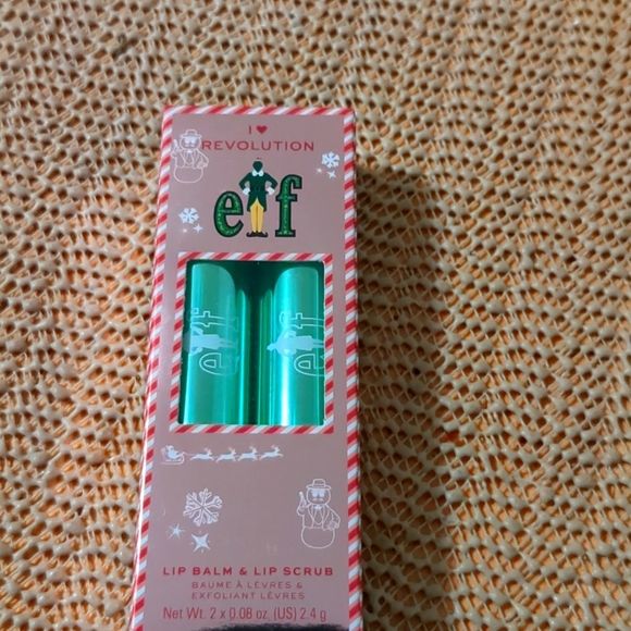 I ๐ Revolution Elf Lip balm & lip scrub New - Picture 1 of 5